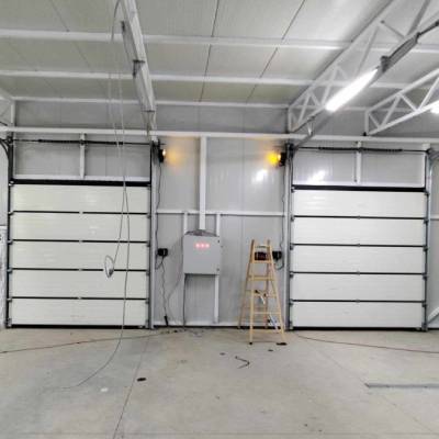 Моторизирани гаражни врати со современ систем за автоматизација / Motorizirani garazni vrati so sovremen sistem za automatizacija