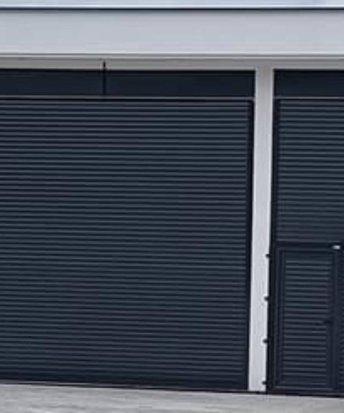 Роло врати, компактни и сигурни, идеални за гаражи и мали простори / Rolo vrati, kompaktni i sigurni, idealni za garazhi i mali prostori